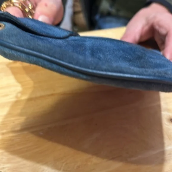 Cole Haam vintage Crossbody. And very good gently used condition.​​​ - Picture 8 of 9